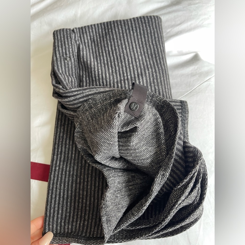 Lululemon INFINITE SCARF